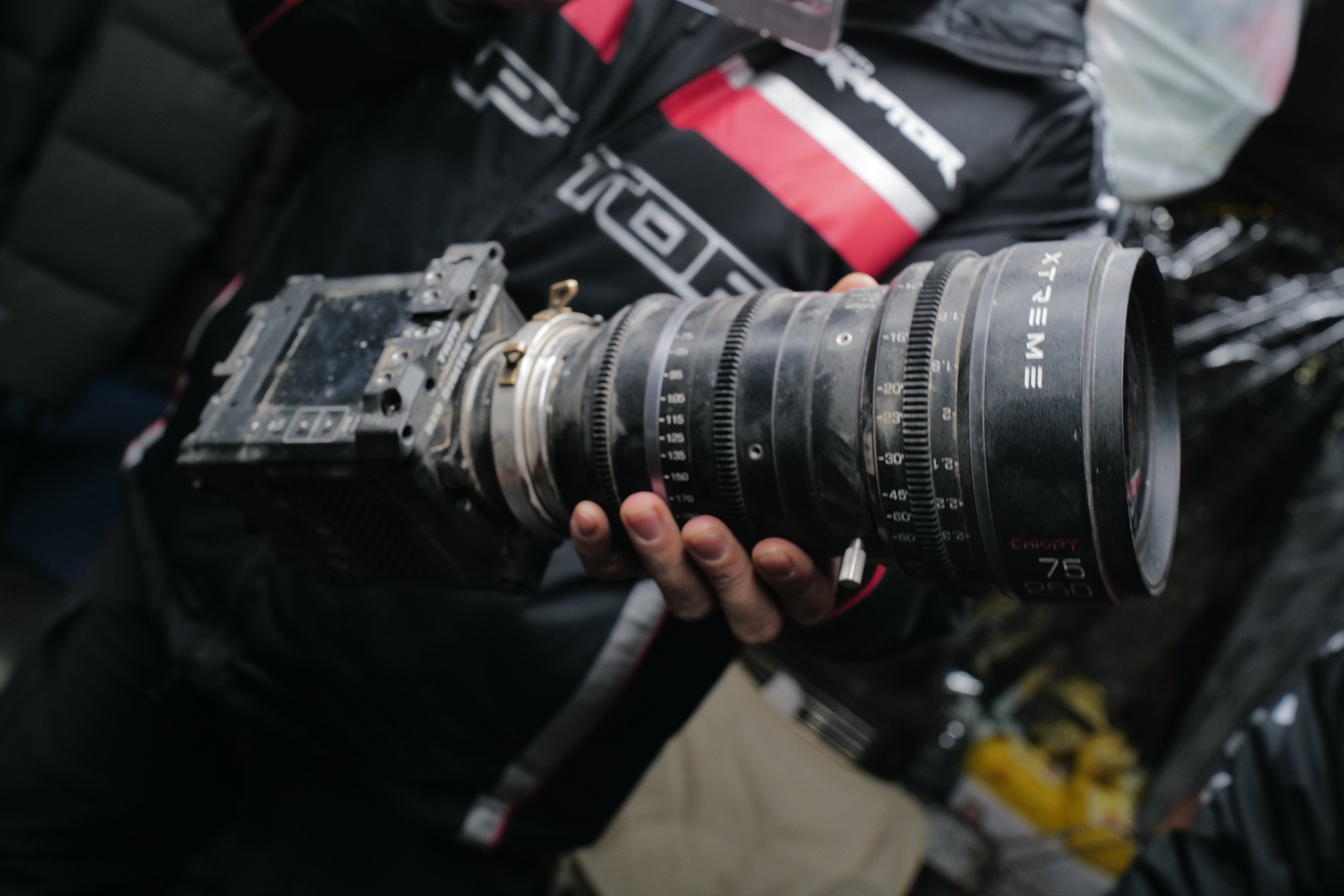 Chiopt Xtreme Zoom 75-250mm cine lens mounted on Bosma B1 8K camera shooting, designed with enhanced resistance to sand, dust, and raindrops for reliable performance in challenging outdoor environments.