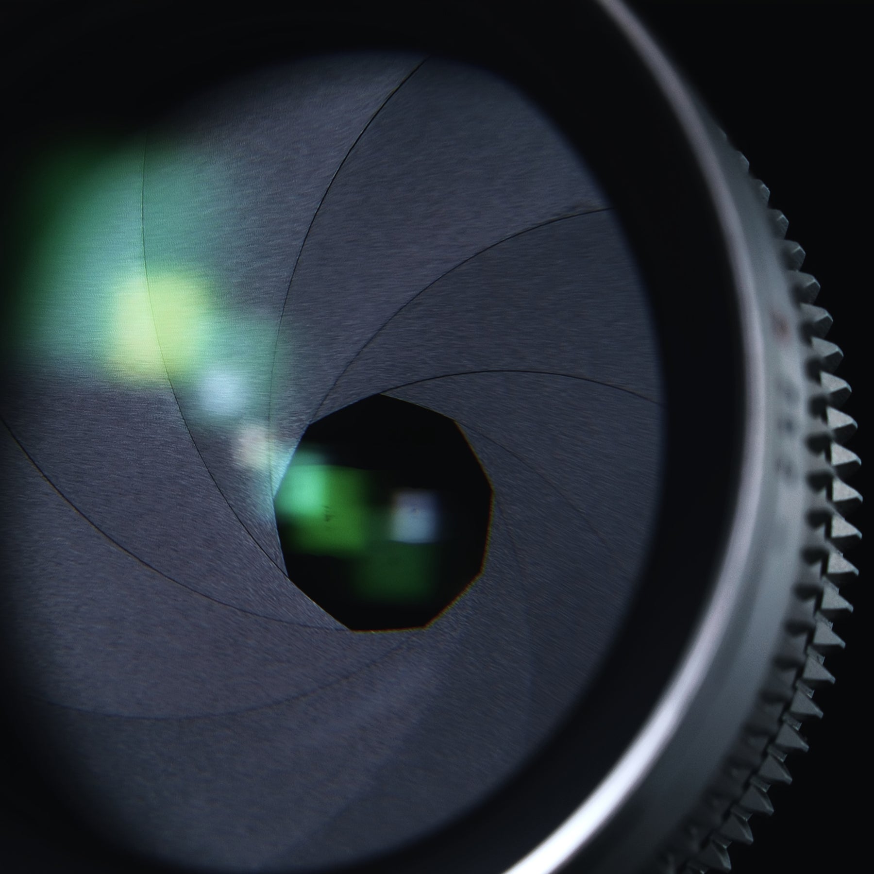 Chiopt Aura lens with 72mm front filter thread and advanced multi-coating for flare resistance and color fidelity