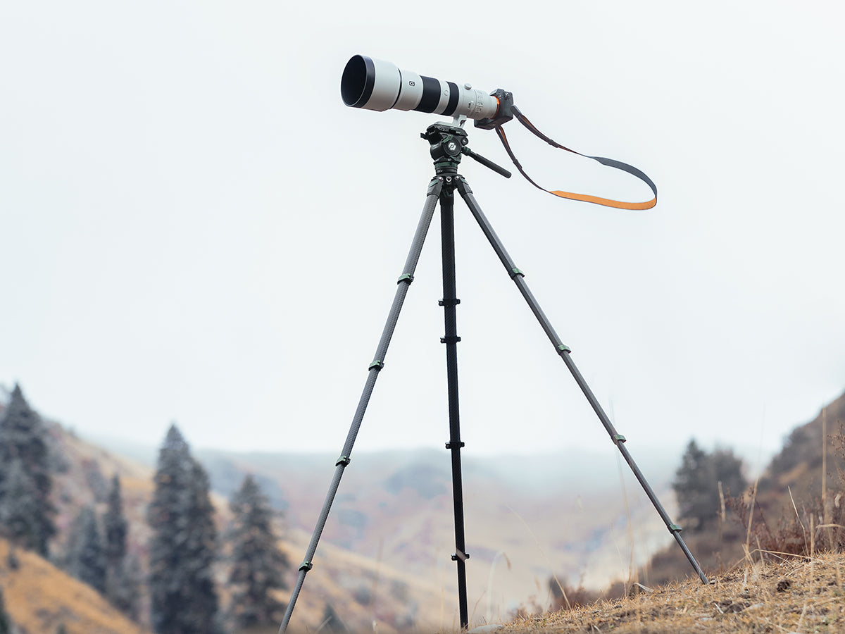 High-strength carbon fiber construction keeps the tripod stable at full height, even in windy outdoor environments.Max Height: 65.83 in / 67.2cm