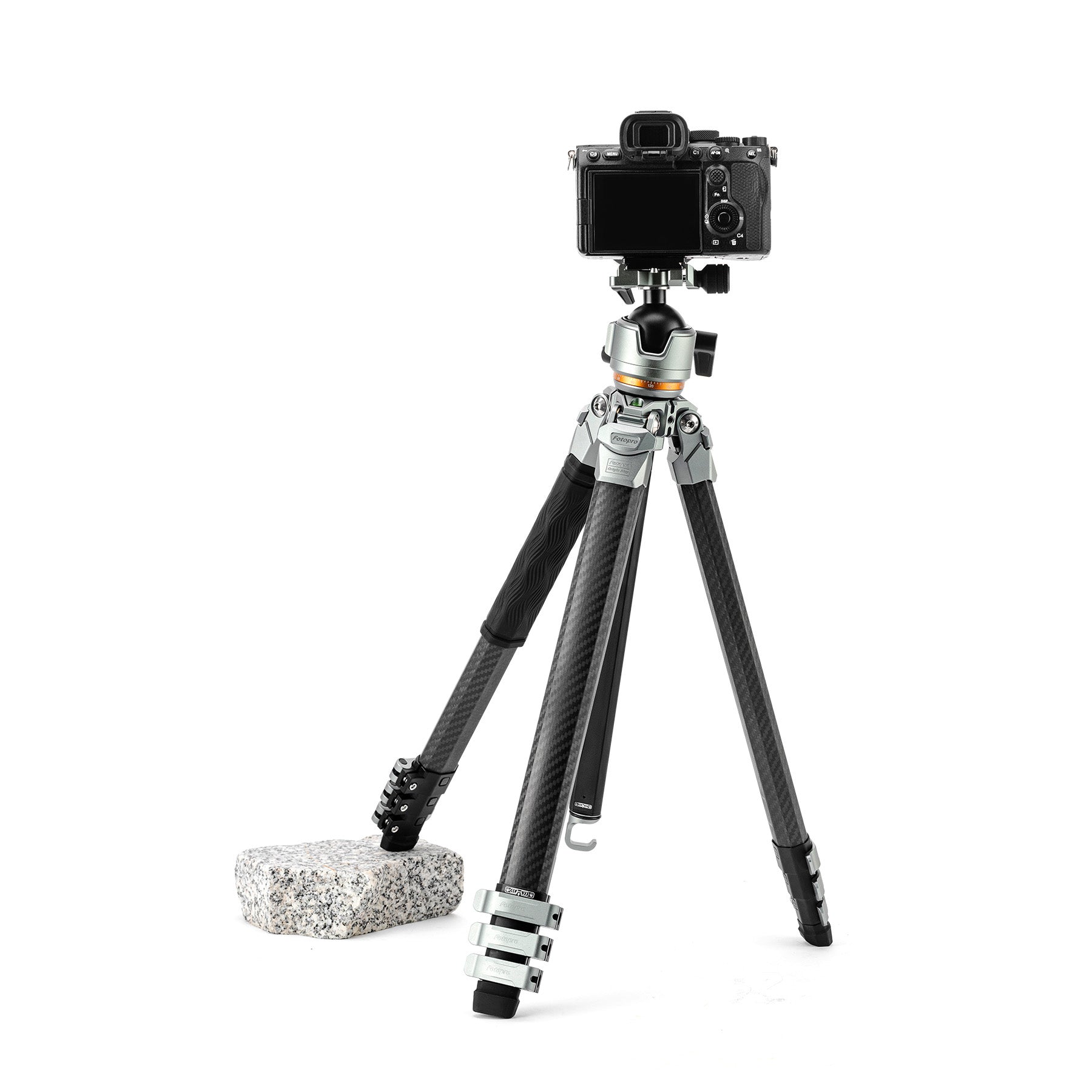 Fotopro Origin Plus travel camera tripod with dual panoramic ball head, 360° smooth adjustment, built-in bubble level for precise leveling even on uneven ground, perfect for landscape and panoramic photography.