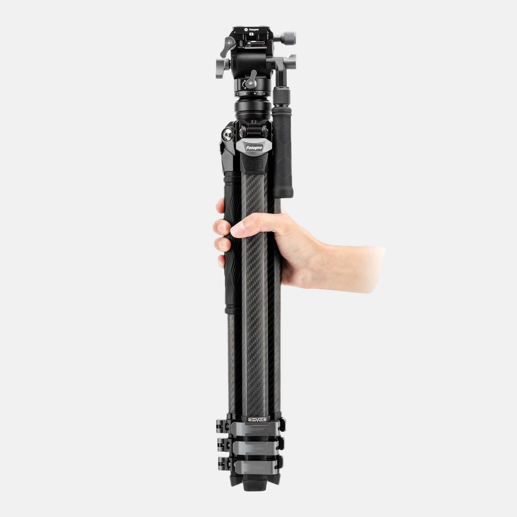 Fotopro Origin fluid video tripod lightweight design, easy one-hand carry with compact folding to 51.1 cm, ideal for travel photographers, outdoor adventurers, and social media content creators needing fast setup and portability.