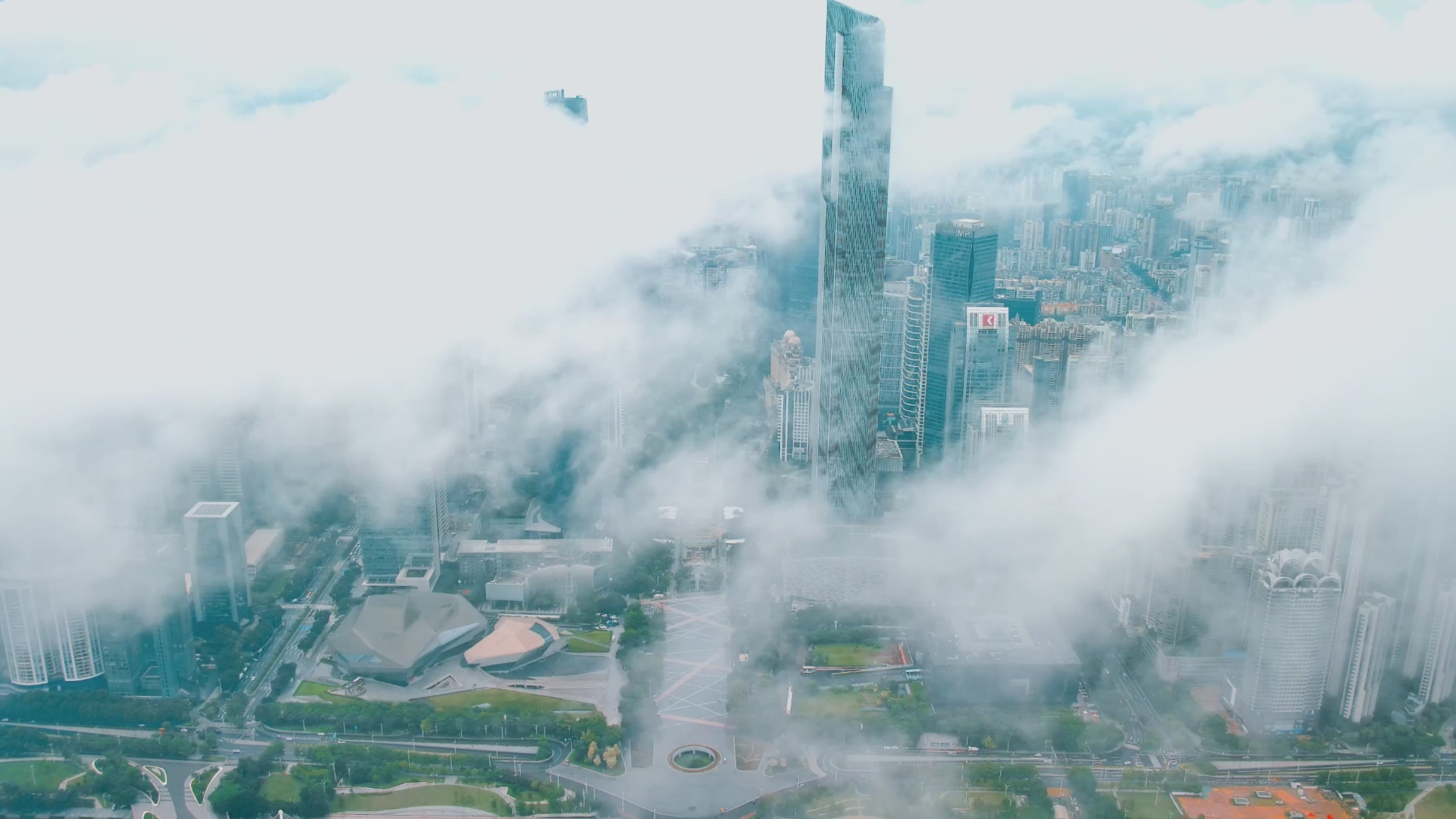 Load video: Bosma G1 Pro 8K cinema camera aerial sample footage from Canton Tower, China’s tallest tower and the world’s third‑tallest TV tower, capturing every building, light, and shadow with cinematic precision. Shot from over 600 m above the city, delivering ultra-high-resolution detail and breathtaking night-to-day transitions. Perfect for drone-style cityscape videography, architectural films, night-to-day scenic transitions, and high-end broadcasting.