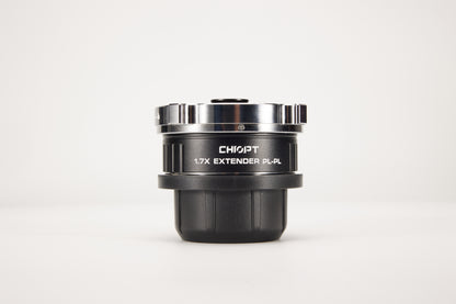Chiopt 1.7X Extender demonstrates image field expansion from Super 35 to full frame, compatible with ARRI Alexa Mini, Canon C700 FF, and Sony Venice cinema cameras.