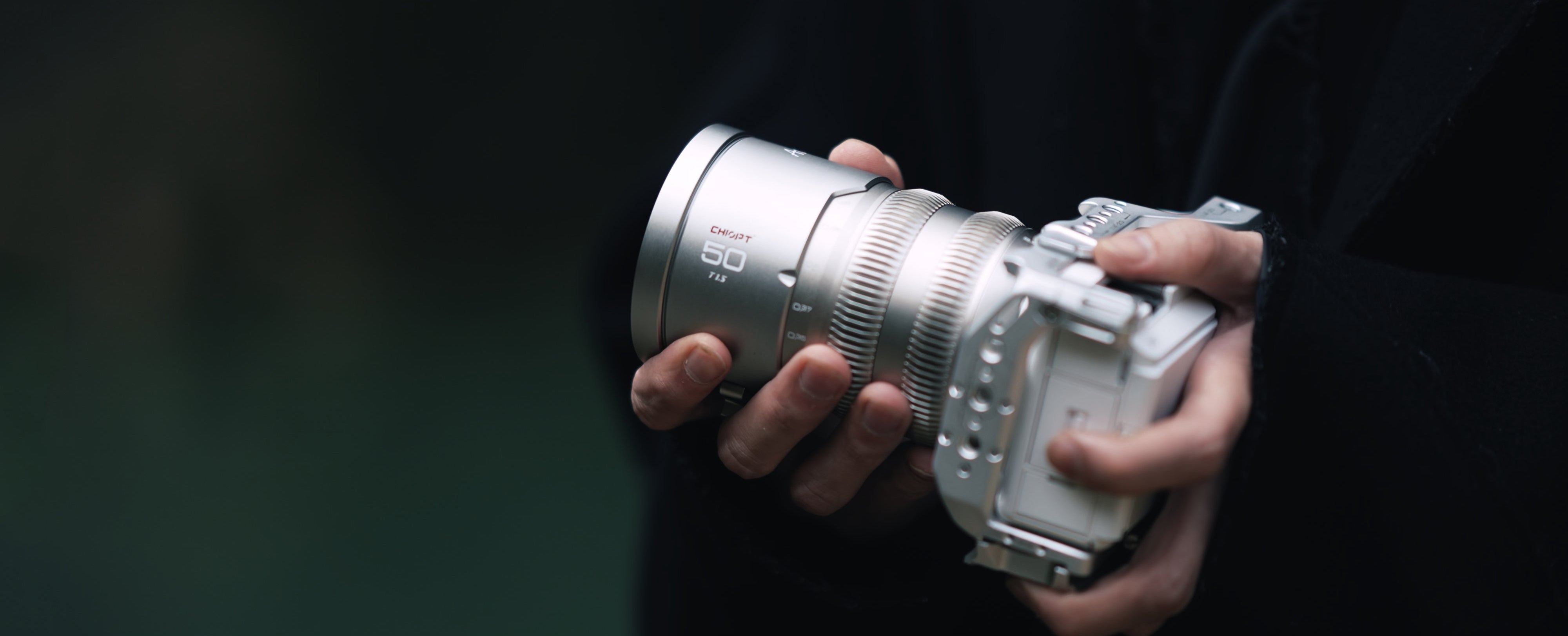 Chiopt Aura Super Speed Prime Cinema Lens 5-lens kit, includes 16mm, 24mm, 35mm, 50mm, and 85mm focal lengths. Professional cine lens set for 8K camera, filmmaking, commercial video production, and cinematic storytelling. Features fast T1.5 aperture, full-frame coverage, and manual focus precision.