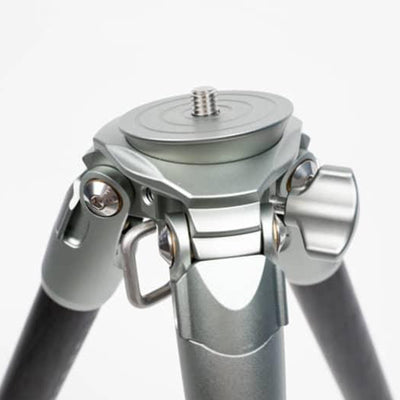 Fotopro E7 and E9 professional carbon fiber tripod with integrated leveling bowl, providing precise horizontal adjustment and quick setup for panoramic, wildlife, and bird photography.